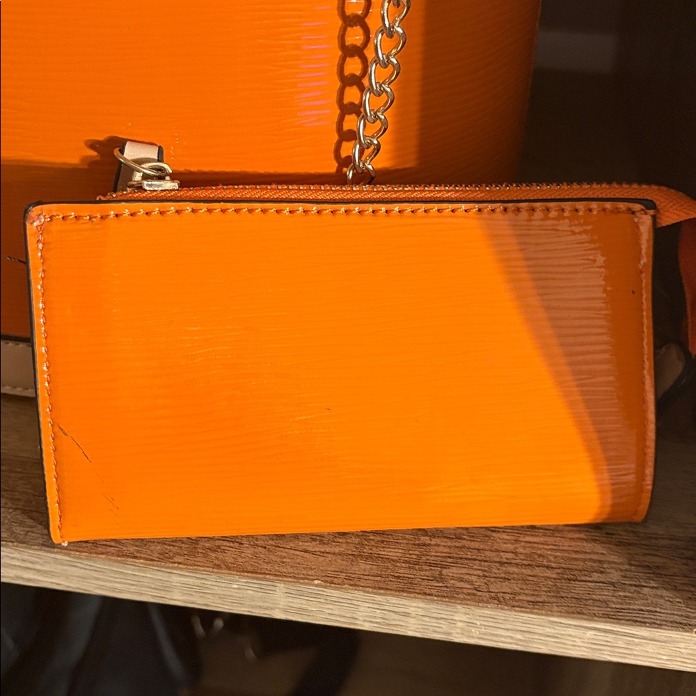 Orange 🍊 Bucket Bag W/wrislet - Picture 9 of 11